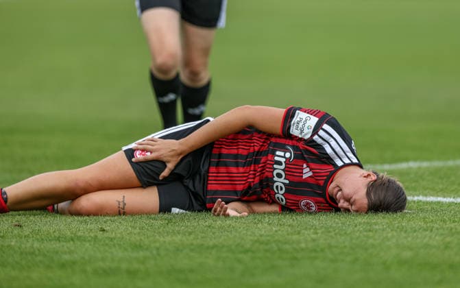 GER, Frankfurt, Eintracht Frankfurt vs 1. FC Nürnberg, Google Pixel Frauen Bundesliga, Fussball, DFB, Spielzeit 2026 2027, Stadion am Brentanobad, 2. Spieltag im Bild: Verletzung, Schmerzen, Frust, Emotionen Larissa Mühlhaus (Eintracht Frankfurt Frauen 47) hat sich verletzt und kann nicht weiterspielen DFB DFL REGULATIONS PROHIBIT ANY USE OF PHOTOGRAPHS AS IMAGE SEQUENCES AND OR QUASI-VIDEO, 30.08.2026 *** GER, Frankfurt, Eintracht Frankfurt vs. 1 FC Nürnberg, Google Pixel Women s Bundesliga, Soccer, DFB, 2026–2027 Season, Stadion am Brentanobad, Matchday 2 in Pictures: Injury, Pain, Frustration, Emotions: Larissa Mühlhaus (Eintracht Frankfurt Women, 47) has been injured and cannot continue playing. DFB DFL REGULATIONS PROHIBIT ANY USE OF PHOTOGRAPHS AS IMAGE SEQUENCES AND OR QUASI-VIDEO, August 30, 2026 Copyright: HMBxMedia HendrikxHamelau