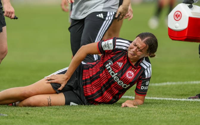 GER, Frankfurt, Eintracht Frankfurt vs 1. FC Nürnberg, Google Pixel Frauen Bundesliga, Fussball, DFB, Spielzeit 2026 2027, Stadion am Brentanobad, 2. Spieltag im Bild: Verletzung, Schmerzen, Frust, Emotionen Larissa Mühlhaus (Eintracht Frankfurt Frauen 47) hat sich verletzt und kann nicht weiterspielen DFB DFL REGULATIONS PROHIBIT ANY USE OF PHOTOGRAPHS AS IMAGE SEQUENCES AND OR QUASI-VIDEO, 30.08.2026 *** GER, Frankfurt, Eintracht Frankfurt vs. 1 FC Nürnberg, Google Pixel Women s Bundesliga, Soccer, DFB, 2026–2027 Season, Stadion am Brentanobad, Matchday 2 in Pictures: Injury, Pain, Frustration, Emotions: Larissa Mühlhaus (Eintracht Frankfurt Women, 47) has been injured and cannot continue playing. DFB DFL REGULATIONS PROHIBIT ANY USE OF PHOTOGRAPHS AS IMAGE SEQUENCES AND OR QUASI-VIDEO, August 30, 2026 Copyright: HMBxMedia HendrikxHamelau