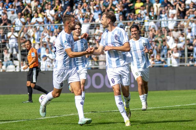 Torjubel zum 1:0, Raphael Wach 8 (TSV 1860 Muenchen), Michael Eberwein 13 (TSV 1860 Muenchen), Torschuetzte, TSV 1860 von Muenchen vs. TSV Landsberg, Fussball, Regionalliga Bayern, 6. Spieltag, 30.08.2026 DFB regulations prohibit any use of photographs as image sequences and or quasi-video Muenchen Bayern Deutschland