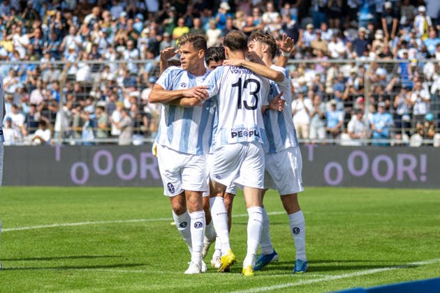 Torjubel zum 1:0, TSV 1860 Muenchen. Florian Niederlechner 7 (TSV 1860 Muenchen), Michael Eberwein 13 (TSV 1860 Muenchen), TSV 1860 von Muenchen vs. TSV Landsberg, Fussball, Regionalliga Bayern, 6. Spieltag, 30.08.2026 DFB regulations prohibit any use of photographs as image sequences and or quasi-video Muenchen Bayern Deutschland