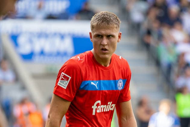 Deutschland: 2.Bundesliga, Saison 2026 2027, 30.08.2026, 3. Spieltag, 1.FC Magdeburg vs Holstein Kiel, Avnet Arena : Phil Harres (Holstein Kiel, 19) Portraitfoto, Portrait, Einzelaufnahme, Porträt *** Germany 2. Bundesliga, 2026–2027 Season, August 30, 2026, Matchday 3, 1. FC Magdeburg vs. Holstein Kiel, Avnet Arena Phil Harres Holstein Kiel, 19 Portrait Photo, Portrait, Single Shot, Portrait Copyright: xMichellexLukax