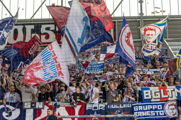 Deutschland: 2.Bundesliga, Saison 2026 2027, 30.08.2026, 3. Spieltag, 1.FC Magdeburg vs Holstein Kiel, Avnet Arena : Auswärtsblock von Holstein Kiel *** Germany 2. Bundesliga, 2026–2027 Season, August 30, 2026, Matchday 3, 1. FC Magdeburg vs. Holstein Kiel, Avnet Arena—Holstein Kiel Away Section Copyright: xMichellexLukax