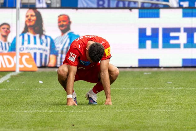 Deutschland: 2.Bundesliga, Saison 2026 2027, 30.08.2026, 3. Spieltag, 1.FC Magdeburg vs Holstein Kiel, Avnet Arena : Guillermo Balzi (Holstein Kiel, 8) Enttäuschung, Trauer, Niederlage, Ausgeschieden, Mimik *** Germany 2. Bundesliga, 2026–2027 Season, August 30, 2026, Matchday 3, 1. FC Magdeburg vs. Holstein Kiel, Avnet Arena Guillermo Balzi, Holstein Kiel, 8 Disappointment, Sadness, Defeat, Eliminated, Facial Expressions Copyright: xMichellexLukax