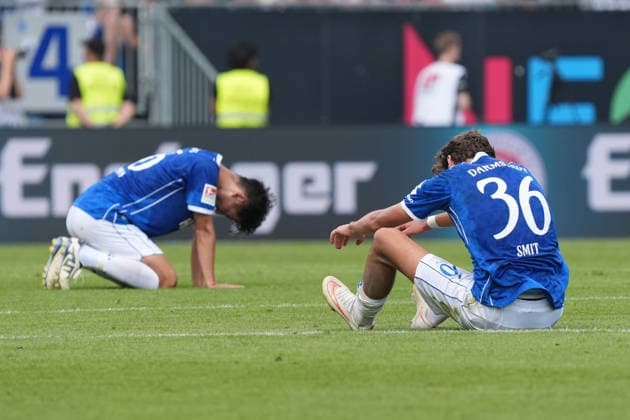 Milan Smit (SV Darmstadt 98) und Hiroki Akiyama (SV Darmstadt 98) enttäuscht - 30.08.2026 2. Bundesliga, Saison 26 27: SV Darmstadt 98 vs. Hannover 96, Stadion am Boellenfalltor, 3. Spieltag, emonline, emspor, *** Milan Smit (SV Darmstadt 98) and Hiroki Akiyama (SV Darmstadt 98) disappoint, August 30, 2026, 2. Bundesliga, Season 26–27 SV Darmstadt 98 vs. Hannover 96, Stadion am Böllenfalltor, Matchday 3, emonline, emspor,