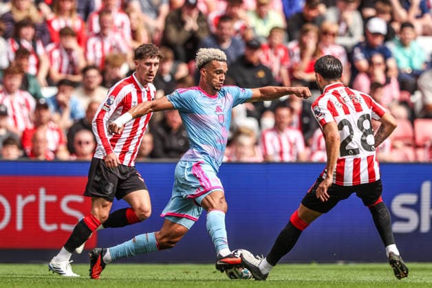 Premier League: Sunderland v Fulham Antonee Robinson of Fulham breaks with the ball during the Premier League match Sunderland vs Fulham at Stadium Of Light, Sunderland, United Kingdom on 30 August 2026 (Photo by Alfie Cosgrove News Images) Sunderland Stadium Of Light Tyne and Wear United Kingdom Copyright: xAlfiexCosgrove NewsxImagesx