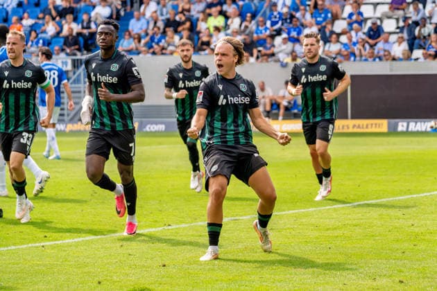 Jubel zum Tor zum 0:1 durch Lars Gindorf (Hannover 96, 25), GER, SV Darmstadt 98 vs. Hannover 96, Fussball, 2. Bundesliga, 3. Spieltag, Saison 2026 2027, 30.08.2026, DFL REGULATIONS PROHIBIT ANY USE OF PHOTOGRAPHS AS IMAGE SEQUENCES AND OR QUASI-VIDEO, GER, SV Darmstadt 98 vs. Hannover 96, Fussball, 2. Bundesliga, 3. Spieltag, Saison 2026 2027, 30.08.2026 Darmstadt *** Celebration following Lars Gindorf s goal to make it 0–1, Hannover 96, 25, GER, SV Darmstadt 98 vs. Hannover 96, soccer, 2. Bundesliga, Matchday 3, 2026–2027 season, August 30, 2026, DFL regulations prohibit any use of photographs as image sequences and or quasi-video, GER, SV Darmstadt 98 vs. Hannover 96, soccer, 2. Bundesliga, Matchday 3, 2026–2027 season, August 30, 2026, Darmstadt Copyright: xEibner-Pressefoto J-NxGroemlingx EP_JGG