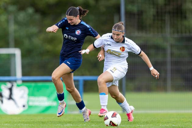 Regionalliga Nordost Frauen: 1. FFC Turbine Potsdam II vs. 1. FFV Erfurt; Potsdam; 30.08.2026 Laura Krug ( 11; 1. FFV Erfurt) gegen Helene Duwe ( 11; 1. FFC Turbine Potsdam II) Regionalliga Nordost Frauen: 1. FFC Turbine Potsdam II vs. 1. FFV Erfurt; Sportforum Potsdam Waldstadt Schlaatz; 30.08.2026 Copyright: xBEAUTIFULxSPORTS Duehringx