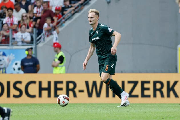 Amos Pieper (SV Werder Bremen, 05) am Ball , Deutschland, Fussball, 1. Bundesliga, 1.Spieltag, 2026 2027, SC Freiburg vs. SV Werder Bremen, 30.08.2026, Freiburg im Breisgau Europa-Park Stadion Deutschland *** Amos Pieper, SV Werder Bremen, 05 am Ball, Germany, Soccer, Bundesliga 1, Matchday 1, 2026–2027, SC Freiburg vs. SV Werder Bremen, August 30, 2026, Freiburg im Breisgau, Europa-Park Stadium, Germany Copyright: xGrantxHubbsx