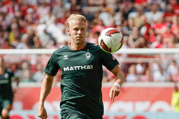 Marco Grüll, Grull (SV Werder Bremen, 17) am Ball , Deutschland, Fussball, 1. Bundesliga, 1.Spieltag, 2026 2027, SC Freiburg vs. SV Werder Bremen, 30.08.2026, Freiburg im Breisgau Europa-Park Stadion Deutschland *** Marco Grüll, Grull SV Werder Bremen, 17 on the ball, Germany, soccer, Bundesliga 1, Matchday 1, 2026–2027, SC Freiburg vs. SV Werder Bremen, August 30, 2026, Freiburg im Breisgau, Europa-Park Stadium, Germany Copyright: xGrantxHubbsx