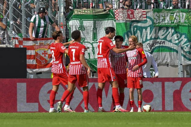 Jubel zum Tor zum 1:0 durch Yuito Suzuki (SC Freiburg, 14) GER, SC Freiburg vs Werder Bremen, Fussball, Bundesliga, 1. Spieltag, Saison 2026 2027, 30.08.2026 DFL DFB REGULATIONS PROHIBIT ANY USE OF PHOTOGRAPHS AS IMAGE SEQUENCES AND OR QUASI-VIDEO GER, SC Freiburg vs Werder Bremen, Fussball, Bundesliga, 1. Spieltag, Saison 2026 2027, 30.08.2026 Freiburg *** Celebration of the 1-0 goal by Yuito Suzuki, SC Freiburg, 14 GER, SC Freiburg vs. Werder Bremen, Soccer, Bundesliga, Matchday 1, 2026-2027 Season, August 30, 2026 DFL and DFB regulations prohibit any use of photographs as image sequences and or quasi-video GER, SC Freiburg vs. Werder Bremen, Soccer, Bundesliga, Matchday 1, 2026–2027 season, August 30, 2026, Freiburg Copyright: xEibner-Pressefotox EP_THS