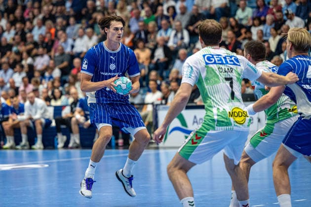 Opel Handball Bundesliga, VfL Gummersbach - SC Magdeburg, 30.08.2026 Miro Schluroff (VfL Gummersbach 15), Felix Claar (SC Magdeburg 7), Ellidi Vidarsson (VfL Gummersbach 4), ; Opel Handball Bundesliga, VfL Gummersbach - SC Magdeburg, 30.08.2026 Copyright: xBEAUTIFULxSPORTS Erlhofx