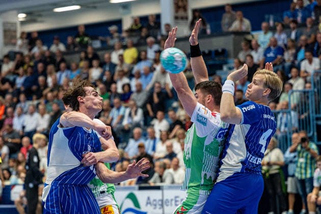 Opel Handball Bundesliga, VfL Gummersbach - SC Magdeburg, 30.08.2026 Nikola RoganoviÄ‡ (VfL Gummersbach 23), Omar Ingi Magnusson (SC Magdeburg 14), Ellidi Vidarsson (VfL Gummersbach 4), ; Opel Handball Bundesliga, VfL Gummersbach - SC Magdeburg, 30.08.2026 Copyright: xBEAUTIFULxSPORTS Erlhofx