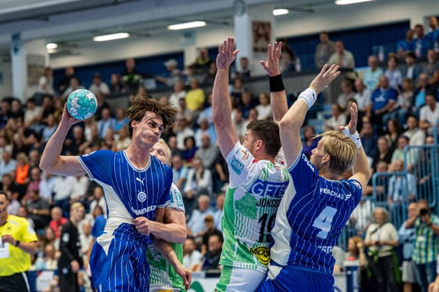 Opel Handball Bundesliga, VfL Gummersbach - SC Magdeburg, 30.08.2026 Miro Schluroff (VfL Gummersbach 15), Elvar Örn Jonsson (SC Magdeburg 19), Ellidi Vidarsson (VfL Gummersbach 4), ; Opel Handball Bundesliga, VfL Gummersbach - SC Magdeburg, 30.08.2026 Copyright: xBEAUTIFULxSPORTS Erlhofx