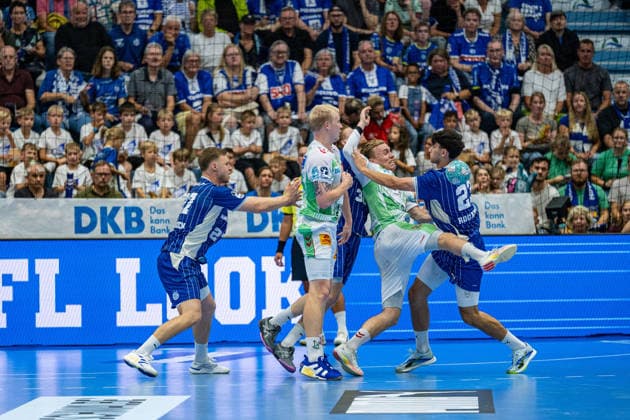 Opel Handball Bundesliga, VfL Gummersbach - SC Magdeburg, 30.08.2026 Kristjan HorÅ¾en (VfL Gummersbach 27), Nikola RoganoviÄ‡ (VfL Gummersbach 23), ; Opel Handball Bundesliga, VfL Gummersbach - SC Magdeburg, 30.08.2026 Copyright: xBEAUTIFULxSPORTS Erlhofx