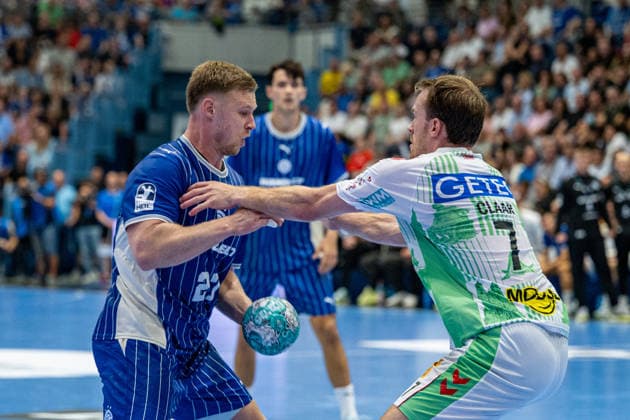 Opel Handball Bundesliga, VfL Gummersbach - SC Magdeburg, 30.08.2026 Kristjan HorÅ¾en (VfL Gummersbach 27), Felix Claar (SC Magdeburg 7), ; Opel Handball Bundesliga, VfL Gummersbach - SC Magdeburg, 30.08.2026 Copyright: xBEAUTIFULxSPORTS Erlhofx
