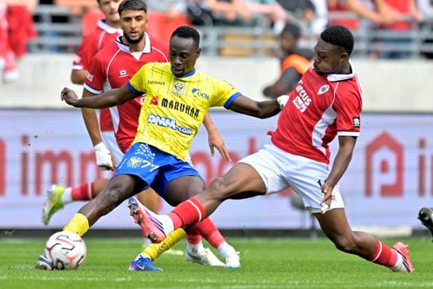 Royal Antwerp FC v Sint-Truidense VV - Jupiler Pro League DEURNE, BELGIUM - AUGUST 30 : Diouf Oumar forward of Sint-Truidense VV battles for the ball with :a10: during the Jupiler Pro League match between Royal Antwerp FC and Sint-Truidense VV on August 30, 2026 in Deurne, Belgium, 30 08 2026 Deurne Belgium  Copyright: xSesx
