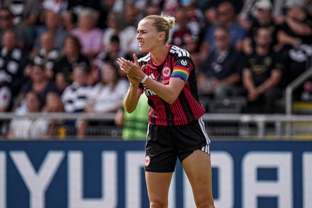 Deutschland: Fussball Saison 2026 2027 , Google Pixel Frauen-Bundesliga , 2. Spieltag , Eintracht Frankfurt Frauen vs. 1. FC Nürnberg Frauen - Stadion am Brentanobad (Frankfurt am Main) : Laura Freigang (Eintracht Frankfurt Frauen, 10) Geste, Gestik, Emotion, Mimik, Gesichtsausdruck, Emotion Frankfurt am Main Stadion am Brentanobad Deutschland Germany *** Germany Soccer Season 2026–2027, Google Pixel Women s Bundesliga, Matchday 2, Eintracht Frankfurt Women vs. 1. FC Nürnberg Women, Stadion am Brentanobad, Frankfurt am Main, Laura Freigang, Eintracht Frankfurt Women, 10 gestures, body language, emotion, facial expressions, Frankfurt am Main, Stadion am Brentanobad, Germany Copyright: xBennetxLongx