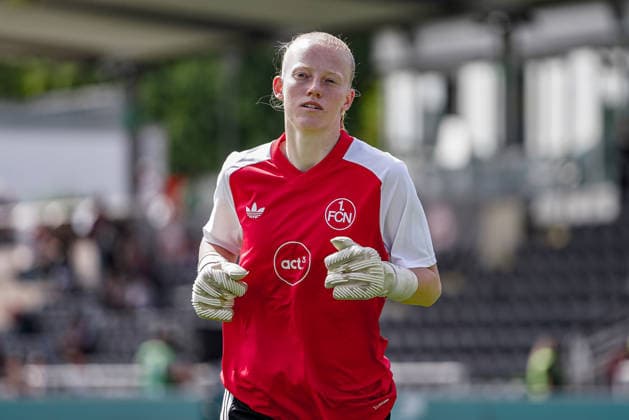 Deutschland: Fussball Saison 2026 2027 , Google Pixel Frauen-Bundesliga , 2. Spieltag , Eintracht Frankfurt Frauen vs. 1. FC Nürnberg Frauen - Stadion am Brentanobad (Frankfurt am Main) : Rebecca Adamczyk (1. FC Nürnberg Frauen, 33) Portraitfoto, Portrait, Einzelaufnahme, Porträt, Mimik, Gesichtsausdruck, Aufwärmen Frankfurt am Main Stadion am Brentanobad Deutschland Germany *** Germany Soccer Season 2026–2027, Google Pixel Women s Bundesliga, Matchday 2, Eintracht Frankfurt Women vs. 1 FC Nuremberg Women, Stadion am Brentanobad, Frankfurt am Main, Rebecca Adamczyk, 1 FC Nuremberg Women, 33, portrait photo, portrait, individual shot, facial expressions, warming up, Frankfurt am Main, Stadion am Brentanobad, Germany Copyright: xBennetxLongx