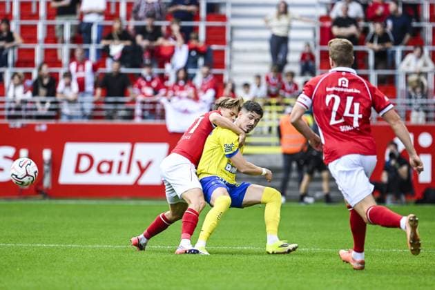 Antwerp s Eran Tuypens and STVV s Arbnor Muja pictured in action during a soccer match between Royal Antwerp FC and Sint-Truidense V.V., Sunday 30 August 2026 in Antwerp, on day 4 of the 2026-2027 Jupiler Pro League first division of the Belgian championship. TOM GOYVAERTS TomxGoyvaerts  x184747044x