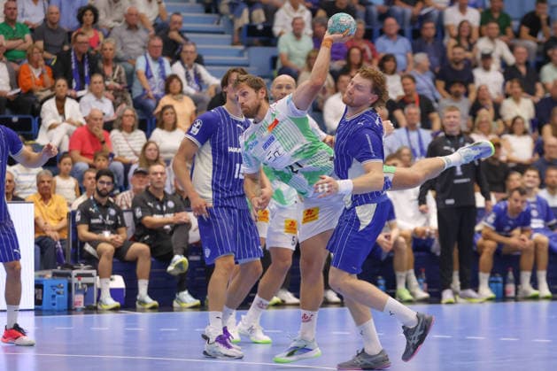 30.08.2026, xtgx, Handball Opel HBL, VfL Gummersbach - SC Magdeburg emspor, v.l. Albin Lagergren (Magdeburg, 21) wirft Tor, Torschuetze, erzielt Tor, Treffer, scores the goal Gummersbach
