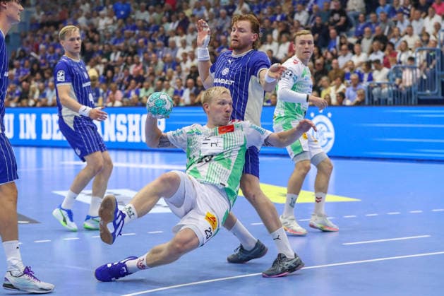 30.08.2026, xgox, Handball - Opel HBL VfL Gummersbach - SC Magdeburg emspor, v.l. Magnus Saugstrup (Magdeburg, 23) wirft Tor, Torschuetze, erzielt Tor, Treffer, scores the goal Gummersbach