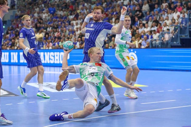 30.08.2026, xgox, Handball - Opel HBL VfL Gummersbach - SC Magdeburg emspor, v.l. Magnus Saugstrup (Magdeburg, 23) wirft Tor, Torschuetze, erzielt Tor, Treffer, scores the goal Gummersbach