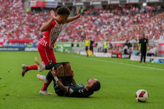 1. Bundesliga: SC Freiburg vs SV Werder Bremen, 30.08.2026 Zweikampf zwischen Derry Scherhant (SC Freiburg, 7) und Justin Njinmah (SV Werder Bremen, 11) 1. Bundesliga: SC Freiburg vs SV Werder Bremen, Europa-Park-Stadion, 30.08.2026 DFB DFL REGULATIONS PROHIBIT ANY USE OF PHOTOGRAPHS AS IMAGE SEQUENCES AND OR QUASI-VIDEO. *** 1 Bundesliga: SC Freiburg vs. SV Werder Bremen, August 30, 2026. A tackle between Derry Scherhant (SC Freiburg, No. 7) and Justin Njinmah (SV Werder Bremen, No. 11). 1 Bundesliga: SC Freiburg vs. SV Werder Bremen, Europa-Park Stadium, August 30, 2026 DFB and DFL regulations prohibit any use of photographs as image sequences and or quasi-video. Copyright: xBEAUTIFULxSPORTS Boscox