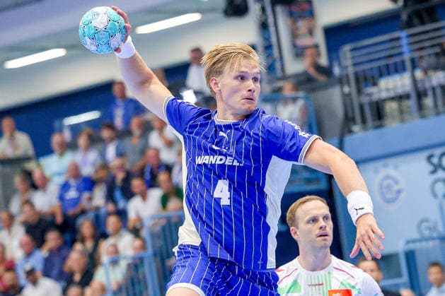 30.08.2026, xsefx, Handball, 1. HBL, VfL Gummersbach - SC Magdeburg, Saison 2026 2027 Herren, Schwalbe-Arena: Ellidi Vidarsso (VfL Gummersbach 04) wirft den Ball auf das Tor Nordrhein-Westfalen Deutschland