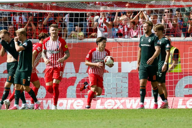 Torjubel bei Yuito Suzuki (SC Freiburg, 14) nach seinem Tor zum 1:0 , Deutschland, Fussball, 1. Bundesliga, 1.Spieltag, 2026 2027, SC Freiburg vs. SV Werder Bremen, 30.08.2026, Freiburg im Breisgau Europa-Park Stadion Deutschland *** Yuito Suzuki celebrates his goal for SC Freiburg, 14, after scoring to make it 1–0, Germany, soccer, Bundesliga 1, Matchday 1, 2026–2027, SC Freiburg vs. SV Werder Bremen, August 30, 2026, Freiburg im Breisgau, Europa-Park Stadium, Germany Copyright: xGrantxHubbsx