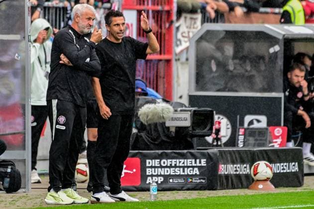 Co-Trainer Peter Nemeth Trainer Marcel Rapp ( Pauli ) Deutschland , Hamburg , Millerntor , Fussball , 2 . Bundesliga , FC St Pauli - FC Kaiserslautern *** Assistant Coach Peter Nemeth, Head Coach Marcel Rapp, St. Pauli, Germany, Hamburg, Millerntor, soccer, 2. Bundesliga, FC St. Pauli, FC Kaiserslautern