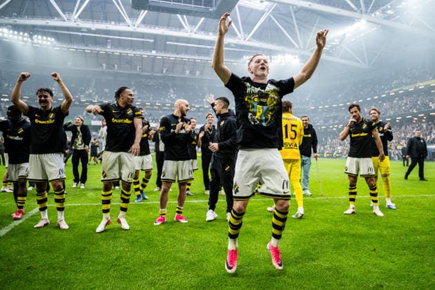 260830 AIKs Sixten Gustafsson jublar efter fotbollsmatchen i Allsvenskan mellan AIK och Hammarby den 30 augusti 2026 i Stockholm. Copyright: JESPERxZERMAN BB260830JZ063
