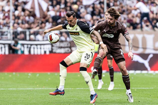 2. Fußball Bundesliga: FC St. Pauli - 1. FC Kaiserslautern; 30.08.2026 Mergim Berisha (1. FC Kaiserslautern, 20), Connor Metcalfe (FC St. Pauli, 24) 2. Fußball Bundesliga 3.Spieltag: FC St. Pauli - 1. FC Kaiserslautern; Millerntor-Stadion, Hamburg, St. Pauli; 30.08.2026 DFL regulations prohibit any use of photographs as image sequences and or quasi video. *** 2. Bundesliga FC St. Pauli 1 FC Kaiserslautern August 30, 2026 Mergim Berisha 1 FC Kaiserslautern, 20, Connor Metcalfe, FC St. Pauli, 24 2 German Bundesliga, Matchday 3: FC St. Pauli 1 FC Kaiserslautern, Millerntor Stadium, Hamburg, St. Pauli, August 30, 2026. DFL regulations prohibit any use of photographs as image sequences and or quasi-video. Copyright: xBEAUTIFULxSPORTS Buriakovx