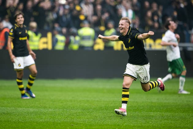 260830 AIKs Sixten Gustafsson jublar efter fotbollsmatchen i Allsvenskan mellan AIK och Hammarby den 30 augusti 2026 i Stockholm. Copyright: JESPERxZERMAN BB260830JZ066