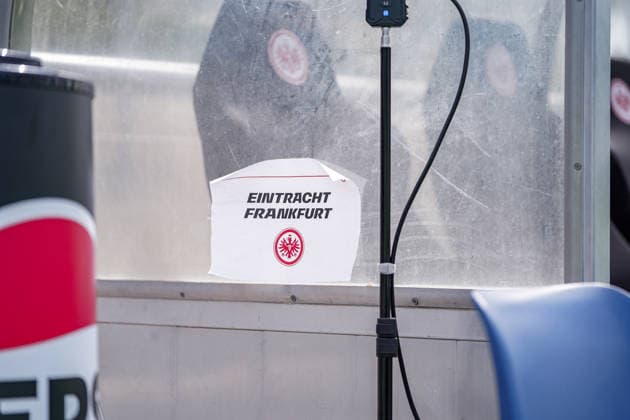 Deutschland: Fussball Saison 2026 2027 , Google Pixel Frauen-Bundesliga , 2. Spieltag , Eintracht Frankfurt Frauen vs. 1. FC Nürnberg Frauen - Stadion am Brentanobad (Frankfurt am Main) : Schild, Zettel, Wappen, Logo Frankfurt am Main Stadion am Brentanobad Deutschland Germany *** Germany Soccer Season 2026–2027, Google Pixel Women s Bundesliga, Matchday 2, Eintracht Frankfurt Women vs. 1. FC Nürnberg Women, Stadion am Brentanobad, Frankfurt am Main, Sign, Poster, Coat of Arms, Logo, Frankfurt am Main, Stadion am Brentanobad, Germany Copyright: xBennetxLongx