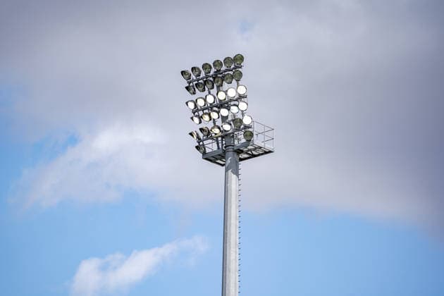 Deutschland: Fussball Saison 2026 2027 , Google Pixel Frauen-Bundesliga , 2. Spieltag , Eintracht Frankfurt Frauen vs. 1. FC Nürnberg Frauen - Stadion am Brentanobad (Frankfurt am Main) : Flutlicht, Flutlichtmast Frankfurt am Main Stadion am Brentanobad Deutschland Germany *** Germany Soccer Season 2026–2027, Google Pixel Women s Bundesliga, Matchday 2, Eintracht Frankfurt Women vs. 1. FC Nürnberg Women, Stadion am Brentanobad, Frankfurt am Main, Floodlights, Floodlight Tower, Frankfurt am Main, Stadion am Brentanobad, Germany Copyright: xBennetxLongx
