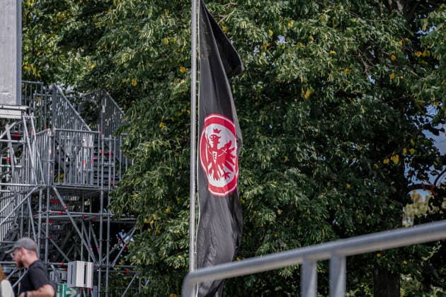 Deutschland: Fussball Saison 2026 2027 , Google Pixel Frauen-Bundesliga , 2. Spieltag , Eintracht Frankfurt Frauen vs. 1. FC Nürnberg Frauen - Stadion am Brentanobad (Frankfurt am Main) : Fahne, Flagge, Wappen, Logo Frankfurt am Main Stadion am Brentanobad Deutschland Germany *** Germany Soccer Season 2026–2027, Google Pixel Women s Bundesliga, Matchday 2, Eintracht Frankfurt Women vs. 1. FC Nürnberg Women, Stadion am Brentanobad, Frankfurt am Main, Flag, Coat of Arms, Logo, Frankfurt am Main, Stadion am Brentanobad, Germany Copyright: xBennetxLongx