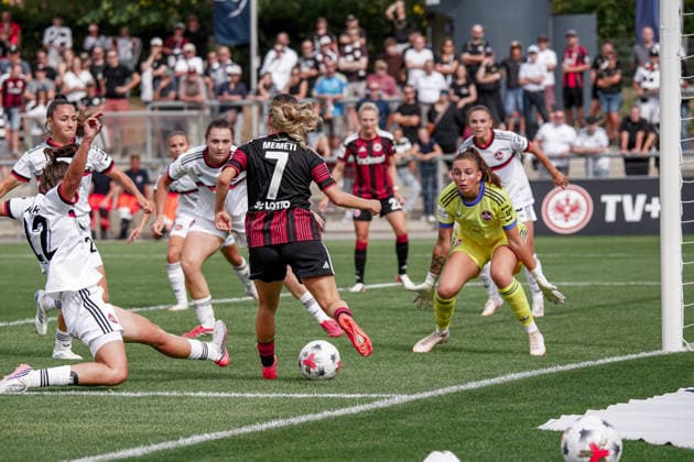 Deutschland: Fussball Saison 2026 2027 , Google Pixel Frauen-Bundesliga , 2. Spieltag , Eintracht Frankfurt Frauen vs. 1. FC Nürnberg Frauen - Stadion am Brentanobad (Frankfurt am Main) : ErÃ«leta Memeti Ereleta Memeti (Eintracht Frankfurt Frauen, 7) am Ball, im Ballbesitz Frankfurt am Main Stadion am Brentanobad Deutschland Germany *** Germany Soccer Season 2026–2027, Google Pixel Women s Bundesliga, Matchday 2, Eintracht Frankfurt Women vs. 1. FC Nuremberg Women, Stadion am Brentanobad, Frankfurt am Main, Ereleta Memeti, Ereleta Memeti, Eintracht Frankfurt Women, 7 on the ball, in possession, Frankfurt am Main, Stadion am Brentanobad, Germany Copyright: xBennetxLongx