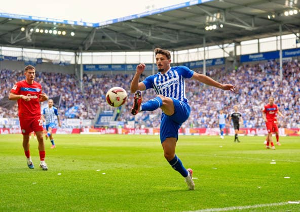 Tobias Mueller (1. FC Magdeburg, 5) klaert den Ball ins Seitenaus und verhindert damit einen Eckball. GER, 1. FC Magdeburg vs Holstein Kiel, 2. Bundesliga, 3. Spieltag, Saison 2026-27, Avnet Arena, Magdeburg, 30.08.2026 DFL REGULATIONS PROHIBIT ANY USE OF PHOTOGRAPHS AS IMAGE SEQUENCES AND OR QUASI-VIDEO GER, 1. FC Magdeburg vs Holstein Kiel, 2. Bundesliga, 3. Spieltag, Saison 2026-27, 30.08.2026 Magdeburg *** Tobias Mueller, 1 FC Magdeburg, 5, clears the ball out of bounds, preventing a corner kick. GER, 1 FC Magdeburg vs. Holstein Kiel, 2. Bundesliga, Matchday 3, 2026–27 season, Avnet Arena, Magdeburg, August 30, 2026 DFL regulations prohibit any use of photographs as image sequences and or quasi-video GER, 1 FC Magdeburg vs. Holstein Kiel, 2. Bundesliga, Matchday 3, 2026–27 season, August 30, 2026, Magdeburg Copyright: xEibner-Pressefoto ScottxColemanx EP_SCN