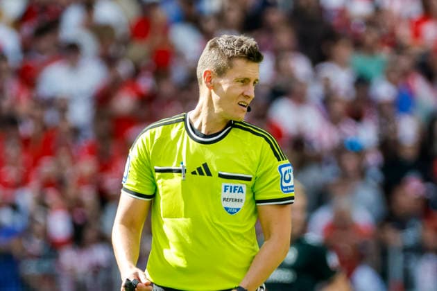 Schiedsrichter Daniel Siebert , Deutschland, Fussball, 1. Bundesliga, 1.Spieltag, 2026 2027, SC Freiburg vs. SV Werder Bremen, 30.08.2026, Freiburg im Breisgau Europa-Park Stadion Deutschland *** Referee Daniel Siebert, Germany, Soccer, Bundesliga 1, Matchday 1, 2026–2027, SC Freiburg vs. SV Werder Bremen, August 30, 2026, Europa-Park Stadium, Freiburg im Breisgau, Germany Copyright: xGrantxHubbsx