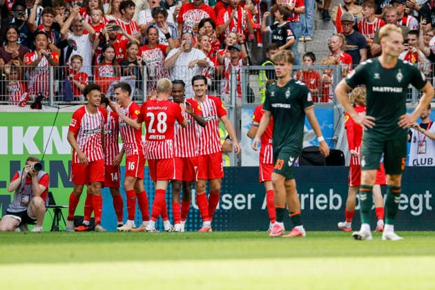 Torjubel SC Freiburg beim 2:0 durch Igor Matanovic (SC Freiburg, 31) , Deutschland, Fussball, 1. Bundesliga, 1.Spieltag, 2026 2027, SC Freiburg vs. SV Werder Bremen, 30.08.2026, Freiburg im Breisgau Europa-Park Stadion Deutschland *** SC Freiburg celebrates Igor Matanovic s goal, making the score 2-0; SC Freiburg, 31, Germany, soccer, Bundesliga 1, Matchday 1, 2026–2027, SC Freiburg vs. SV Werder Bremen, August 30, 2026, Freiburg im Breisgau, Europa-Park Stadium, Germany Copyright: xGrantxHubbsx
