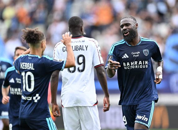 Paris FC v Nice - French Ligue 1 PARIS, FRANCE - AUGUST 30: Lassine Sinayoko (R) of Paris FC celebrates after scoring during the French L1 football match between Paris FC and OGC Nice at Stade Jean-Bouin in Paris, France on August 30, 2026. Mustafa Yalcin Anadolu Paris France. Editorial use only. Please get in touch for any other usage.  Copyright: x2026xAnadoluxMustafaxYalcinx