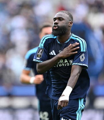 Paris FC v Nice - French Ligue 1 PARIS, FRANCE - AUGUST 30: Lassine Sinayoko of Paris FC celebrates after scoring during the French L1 football match between Paris FC and OGC Nice at Stade Jean-Bouin in Paris, France on August 30, 2026. Mustafa Yalcin Anadolu Paris France. Editorial use only. Please get in touch for any other usage.  Copyright: x2026xAnadoluxMustafaxYalcinx