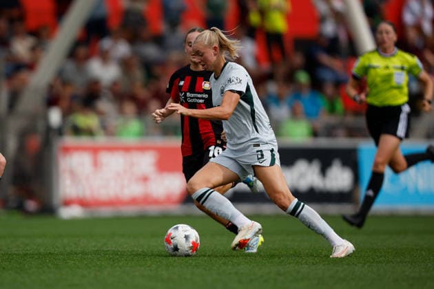 Fußball I Frauen I Bundesliga I Saison 2026-2027 I 2. Spieltag I Bayer 04 Leverkusen - VfL Wolfsburg I 30.08.2026 Ella Peddemors (5, VfL Wolfsburg) dribbelt mit dem Ball. Leverkusen Ulrich-Haberland-Stadion Niedersachsen Deutschland *** Soccer I Women s I Bundesliga I 2026–2027 Season I Matchday 2 I Bayer 04 Leverkusen vs. VfL Wolfsburg I August 30, 2026 Ella Peddemor s 5, VfL Wolfsburg dribbles the ball at Leverkusen’s Ulrich Haberland Stadium in Lower Saxony, Germany Copyright: xLobeca CedricxSiefkerx