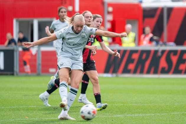 Ella Peddemors (VfL Wolfsburg, 05) erzielt das Tor zum 1:0. Bayer 04 Leverkusen vs. VfL Wolfsburg, Fussball, Frauen Bundesliga, 02. Spieltag, Saison 2026 2027, 30.08.2026 DFL DFB Regulations prohibit any use of Photographs as image sequences and or Quasivideo Bayer 04 Leverkusen vs. VfL Wolfsburg, Fussball, Frauen Bundesliga, 02. Spieltag, Saison 2026 2027, 30.08.2026 Leverkusen *** Ella Peddemor of VfL Wolfsburg, No. 05, scores the goal to make it 1–0 in the match between Bayer 04 Leverkusen and VfL Wolfsburg, Soccer, Women s Bundesliga, Matchday 2, 2026–2027 season, August 30, 2026 DFL DFB regulations prohibit any use of photographs as image sequences and or quasi-video Bayer 04 Leverkusen vs. VfL Wolfsburg, soccer, Women’s Bundesliga, Matchday 2, 2026–2027 season, August 30, 2026, Leverkusen Copyright: xEibner-Pressefoto ThomasxHaeslerx EP_THR