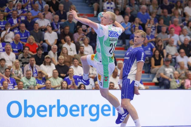 30.08.2026, xtgx, Handball Opel HBL, VfL Gummersbach - SC Magdeburg emspor, v.l. Magnus Saugstrup (Magdeburg, 23) wirft Tor, Torschuetze, erzielt Tor, Treffer, scores the goal Gummersbach