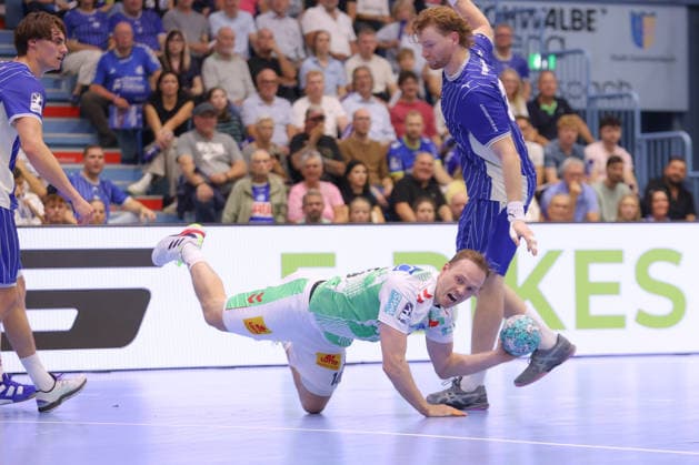 30.08.2026, xtgx, Handball Opel HBL, VfL Gummersbach - SC Magdeburg emspor, v.l. Omar Ingi Magnusson (Magdeburg, 14) wirft Tor, Torschuetze, erzielt Tor, Treffer, scores the goal Gummersbach