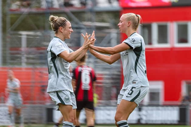 30.08.2026, GER, Fussball, Frauen, Google-Pixel Frauen- Bundesliga , Saison 2026 2027, Bayer 04 Leverkusen - VfL Wolfsburg Edda Peddemors (Wolfsburg) Torjubel, jubelt nach ihrem Treffer zum 0:1 Leverkusen Ulrich-Haberland-Stadion Nordrhein-Westfalen Deutschland *** August 30, 2026, GER, Soccer, Women s, Google Pixel Women s Bundesliga, 2026–2027 season, Bayer 04 Leverkusen vs. VfL Wolfsburg, Edda Peddemors of Wolfsburg celebrates her goal, making the score 0–1, at Ulrich Haberland Stadium in North Rhine-Westphalia, Germany Copyright: xAdrianxSchlüterx
