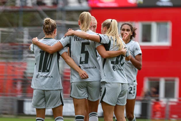 30.08.2026, GER, Fussball, Frauen, Google-Pixel Frauen- Bundesliga , Saison 2026 2027, Bayer 04 Leverkusen - VfL Wolfsburg Edda Peddemors (Wolfsburg) Torjubel, jubelt nach ihrem Treffer zum 0:1 Leverkusen Ulrich-Haberland-Stadion Nordrhein-Westfalen Deutschland *** August 30, 2026, GER, Soccer, Women s, Google Pixel Women s Bundesliga, 2026–2027 season, Bayer 04 Leverkusen vs. VfL Wolfsburg, Edda Peddemors of Wolfsburg celebrates her goal, making the score 0–1, at Ulrich Haberland Stadium in North Rhine-Westphalia, Germany Copyright: xAdrianxSchlüterx