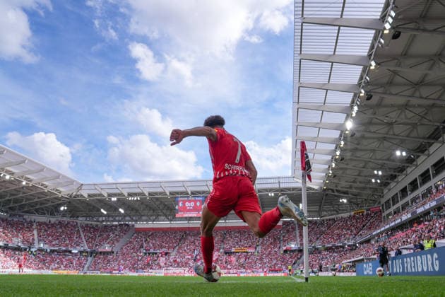 Derry Scherhant (SC Freiburg, 07) Eckball , Deutschland, Fussball, 1. Bundesliga, 1.Spieltag, 2026 2027, SC Freiburg vs. SV Werder Bremen, 30.08.2026, Europa-Park Stadion, Freiburg Freiburg Europa-Park Stadion Baden-Württemberg Deutschland *** Derry Scherhant, SC Freiburg, 7th corner kick, Germany, soccer, Bundesliga 1, Matchday 1, 2026–2027, SC Freiburg vs. SV Werder Bremen, August 30, 2026, Europa-Park Stadium, Freiburg, Freiburg, Europa-Park Stadium, Baden-Württemberg, Germany Copyright: xArnexAmbergx
