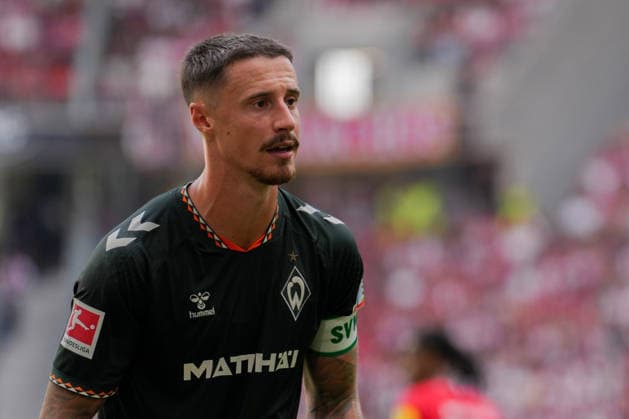1. Bundesliga: SC Freiburg vs SV Werder Bremen, 30.08.2026 Marco Friedl (SV Werder Bremen, 32) der die Entscheidung des Schiedsrichters nicht versteht 1. Bundesliga: SC Freiburg vs SV Werder Bremen, Europa-Park-Stadion, 30.08.2026 DFB DFL REGULATIONS PROHIBIT ANY USE OF PHOTOGRAPHS AS IMAGE SEQUENCES AND OR QUASI-VIDEO. *** 1 Bundesliga: SC Freiburg vs. SV Werder Bremen, August 30, 2026—Marco Friedl of SV Werder Bremen, age 32, does not understand the referee’s decision. 1 Bundesliga: SC Freiburg vs. SV Werder Bremen, Europa-Park Stadium, August 30, 2026 DFB and DFL regulations prohibit any use of photographs as image sequences and or quasi-video. Copyright: xBEAUTIFULxSPORTS Boscox